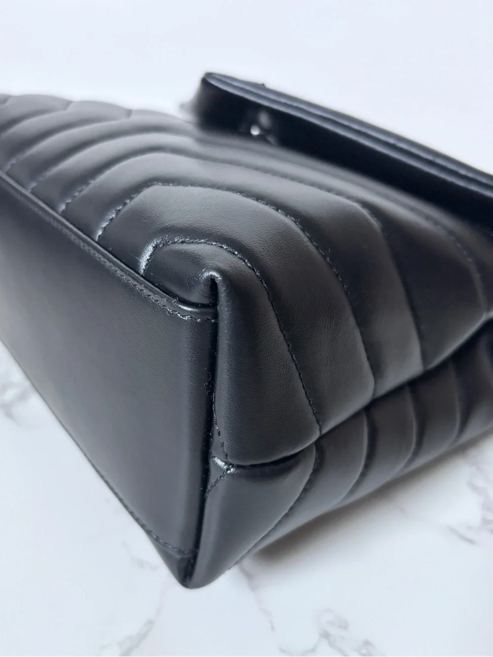 New Saint Laurent YSL Small Loulou Shoulder Bag Black w/Black Hardware